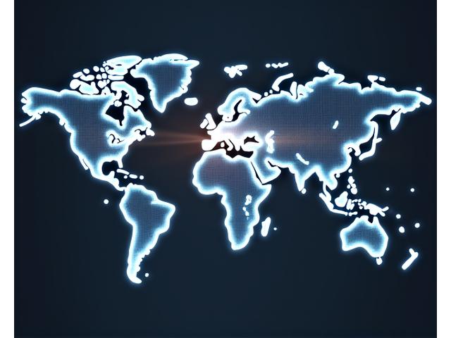 Mappa del mondo illuminata digitalmente che mostra connessioni transnazionali